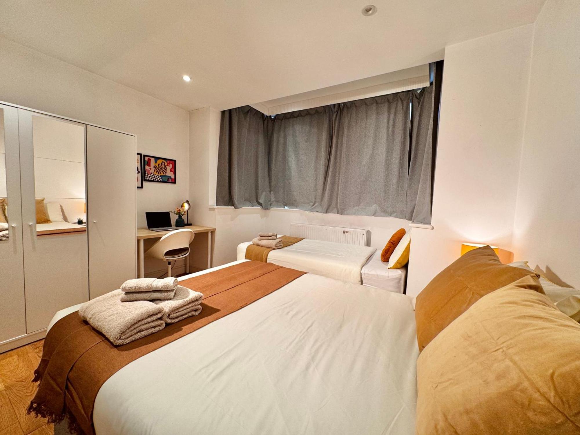En-Suites With Free Parking 30Min To Central London Eksteriør bilde