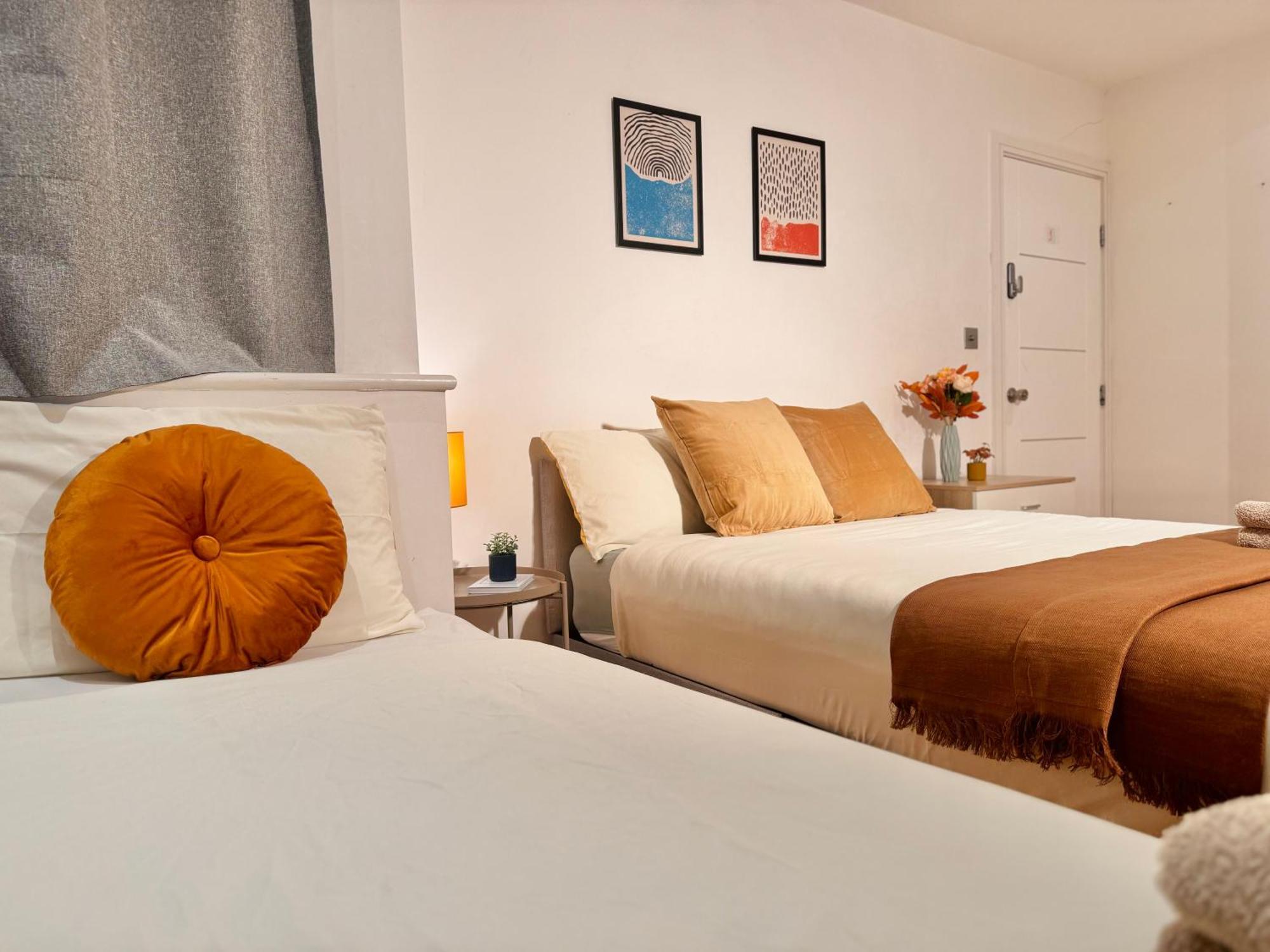 En-Suites With Free Parking 30Min To Central London Eksteriør bilde
