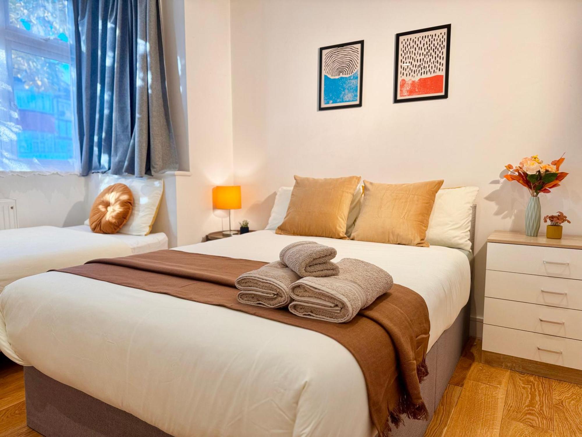En-Suites With Free Parking 30Min To Central London Eksteriør bilde