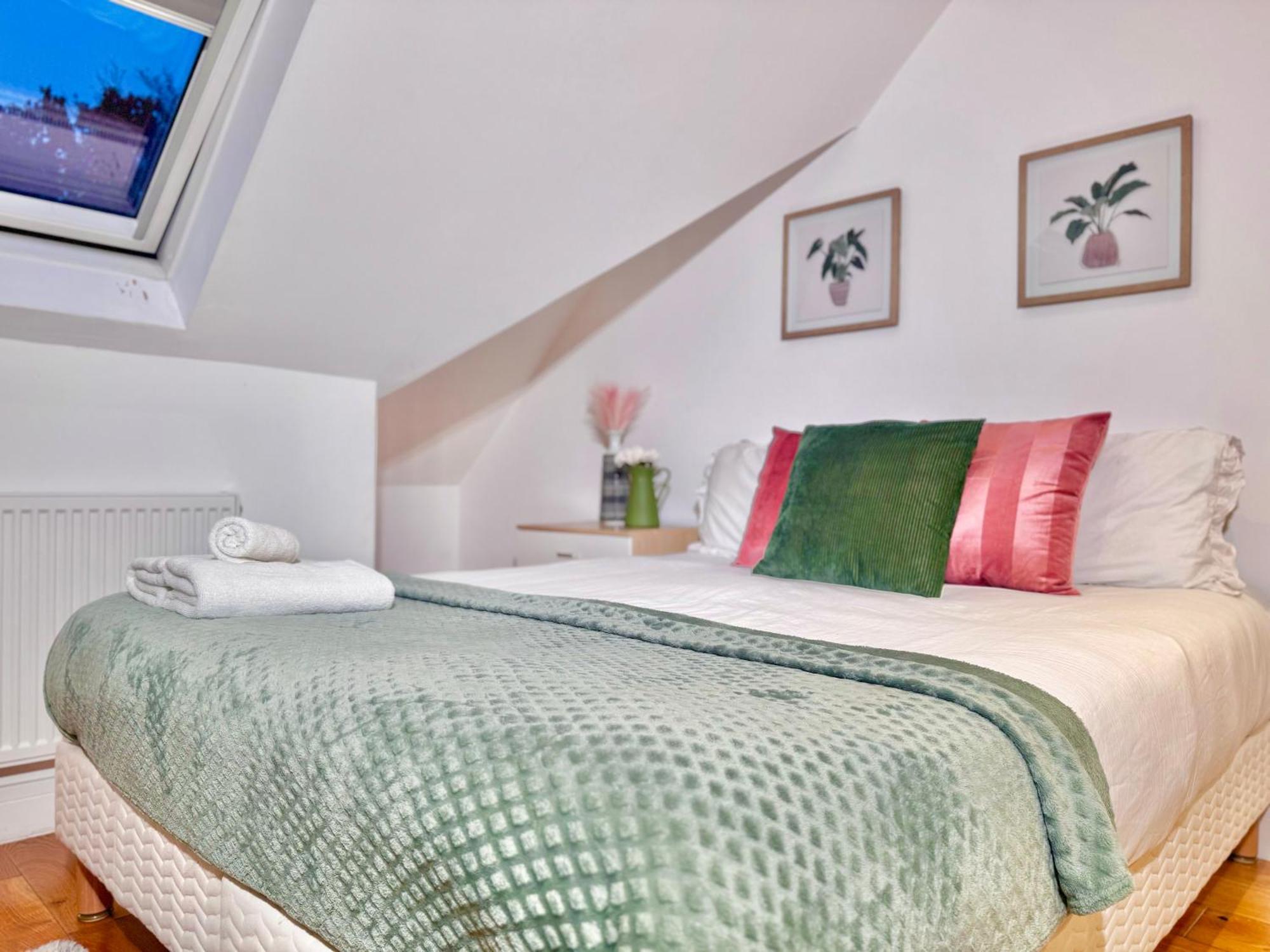 En-Suites With Free Parking 30Min To Central London Eksteriør bilde