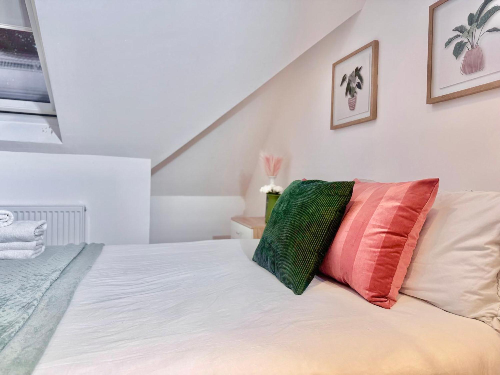 En-Suites With Free Parking 30Min To Central London Eksteriør bilde