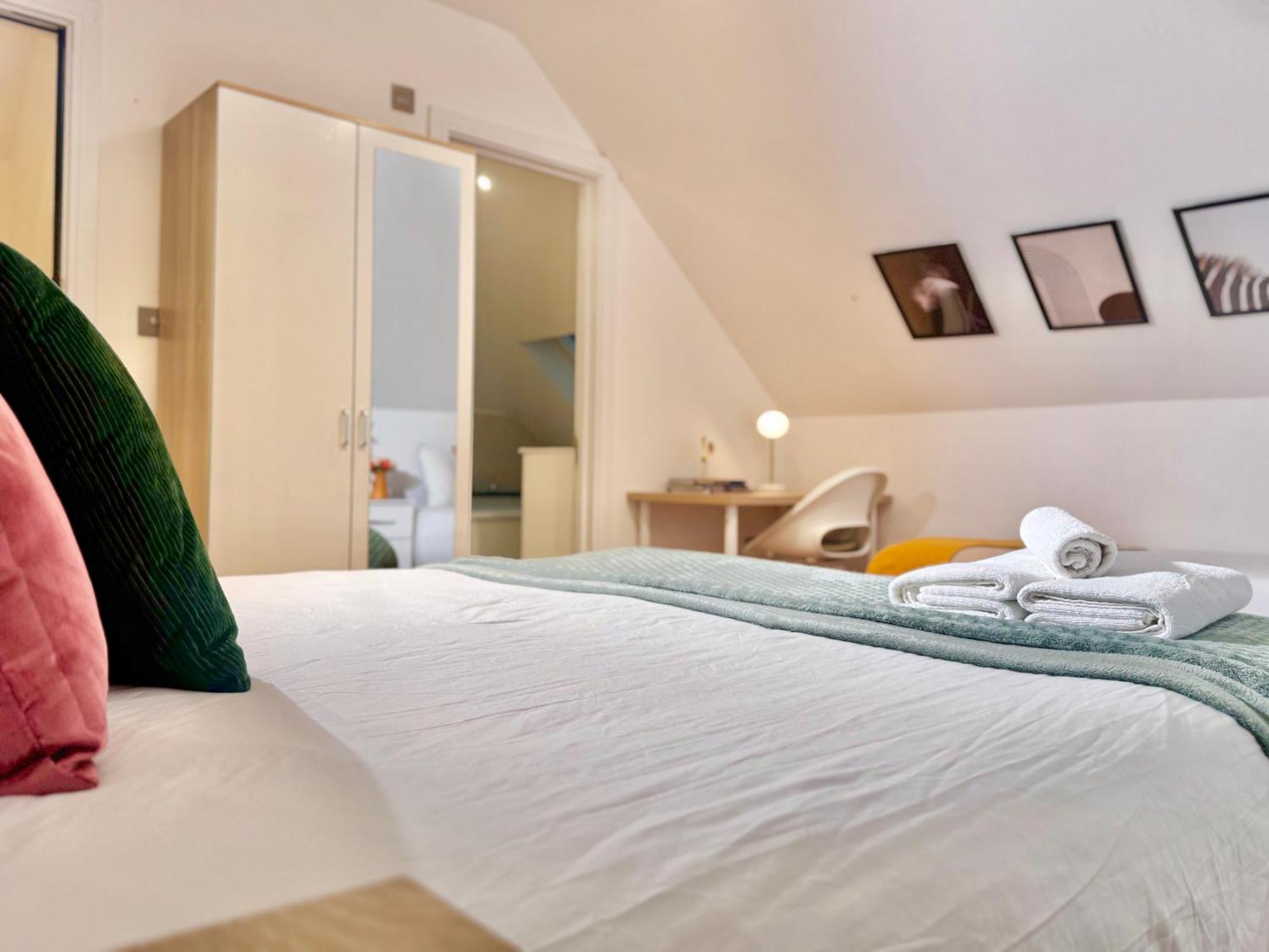En-Suites With Free Parking 30Min To Central London Eksteriør bilde