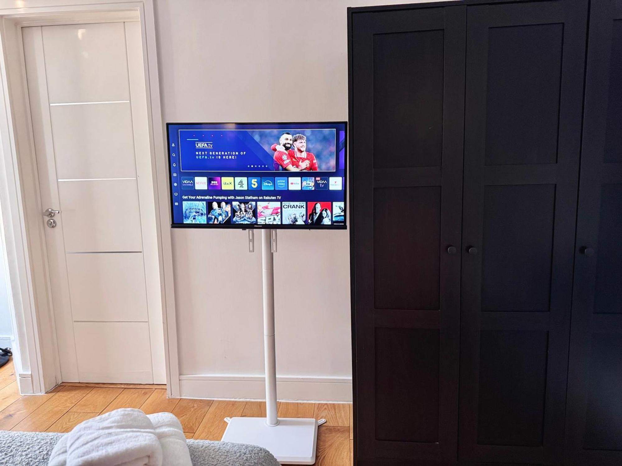 En-Suites With Free Parking 30Min To Central London Eksteriør bilde