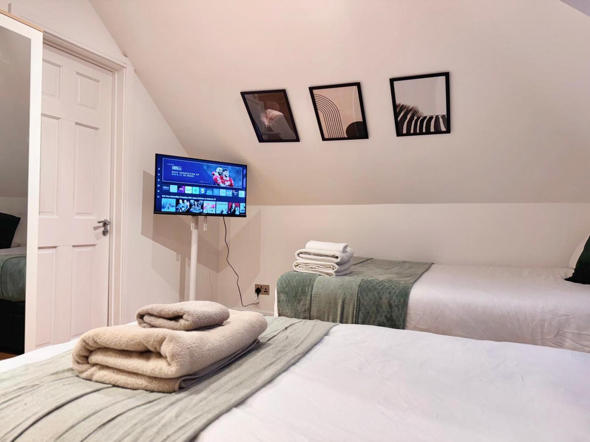 En-Suites With Free Parking 30Min To Central London Eksteriør bilde