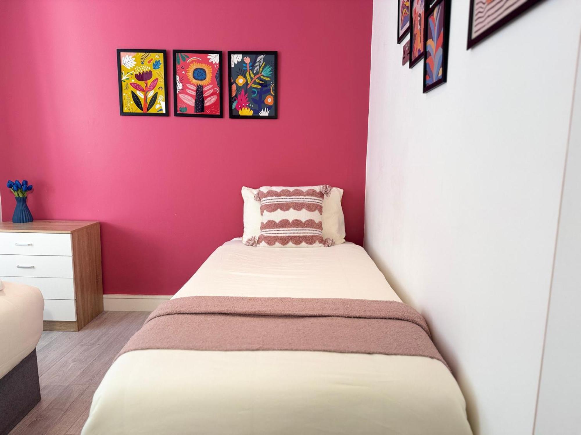 En-Suites With Free Parking 30Min To Central London Eksteriør bilde